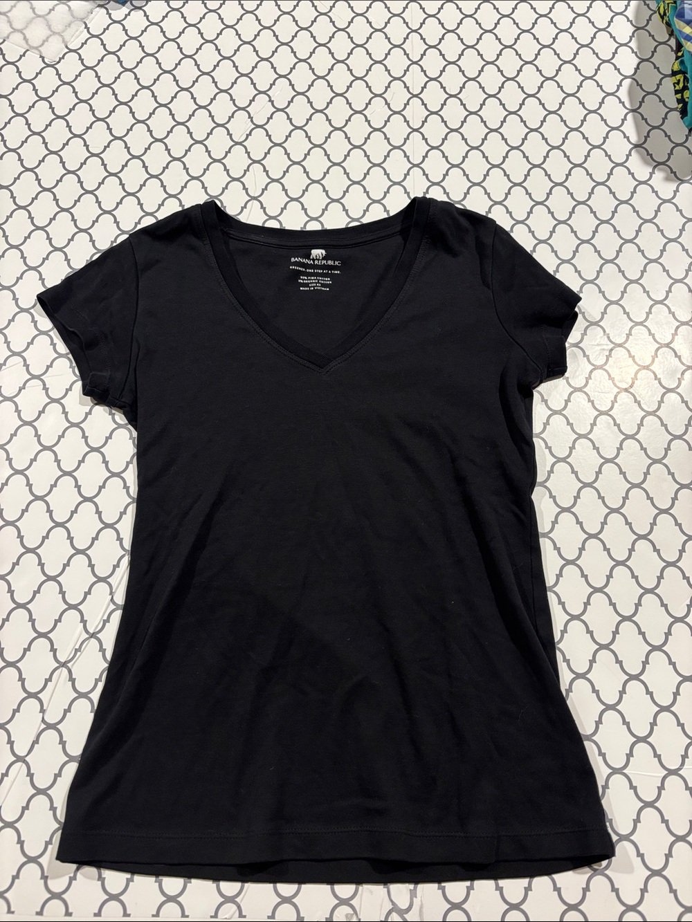 Banana Republic Black V-Neck Short Sleeve Shirt